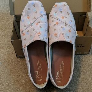 Adorable Toms